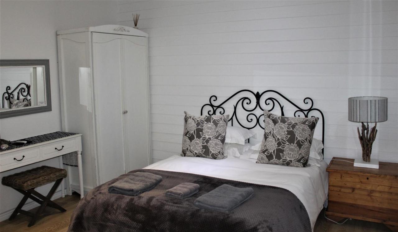 Kleinzee Oceanfront Guesthouse Gansbaai Exterior photo