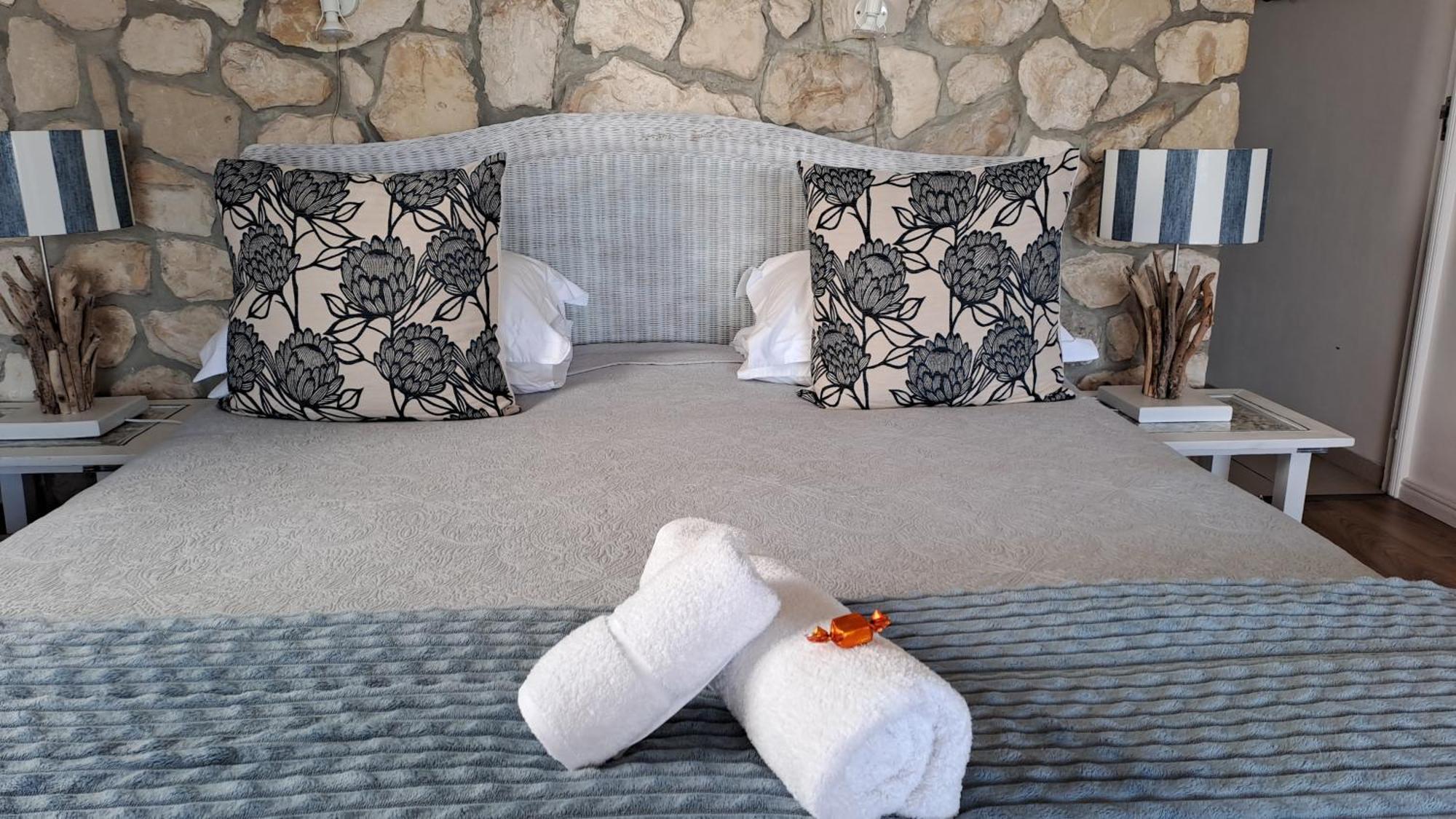 Kleinzee Oceanfront Guesthouse Gansbaai Exterior photo